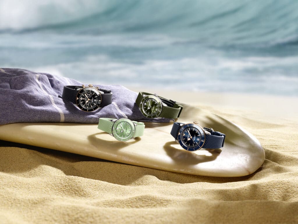quatre Breitling Superocean Heritage a la platja