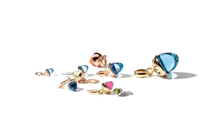 Charms Mikado de Tamara Comolli de varios colores y tamaños.