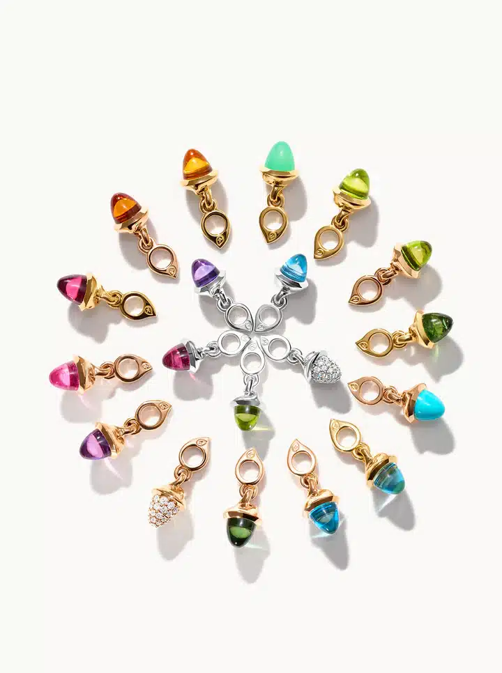 Welcome MiniMIKADO: the latest addition to the colorful world of TAMARA COMOLLI in a playful, petite pendant