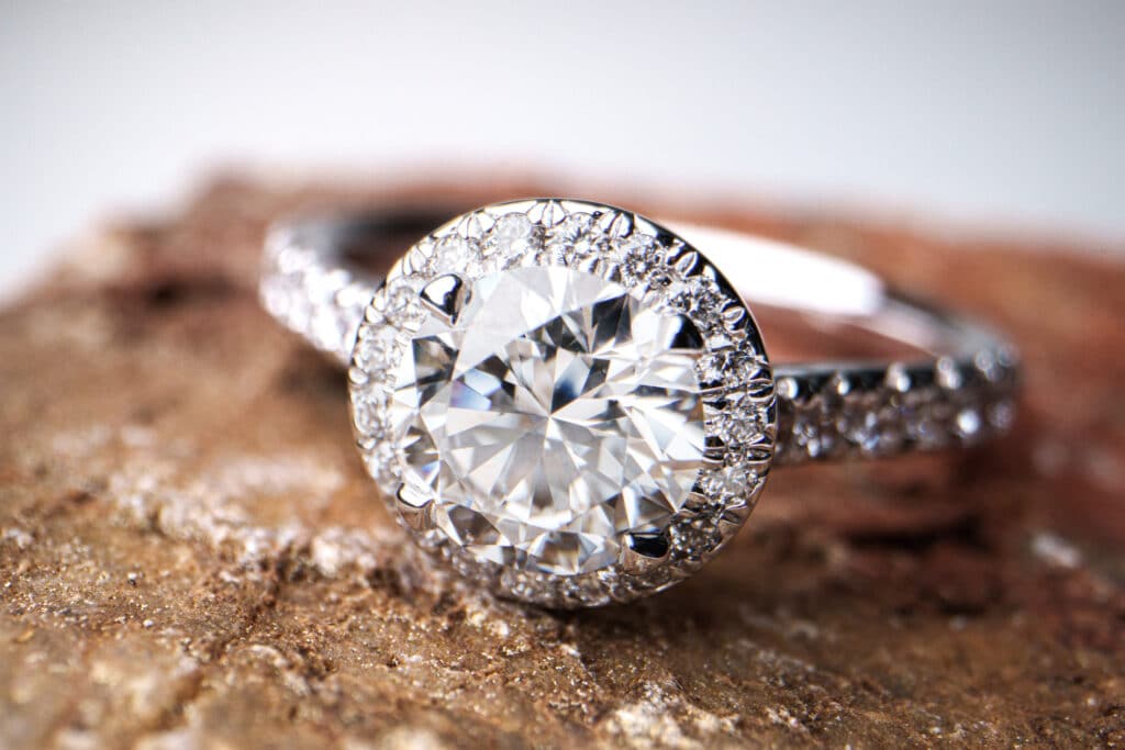 Anell de la col·lecció pròpia Maison Roca, traçabilitat i disseny artesanal